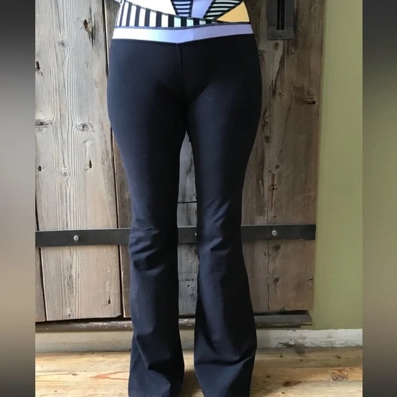 ヨガ lululemon - *outlet* lululemon size6 pants lululemon athletica | Pants & Jumpsuits | Lululemon Black